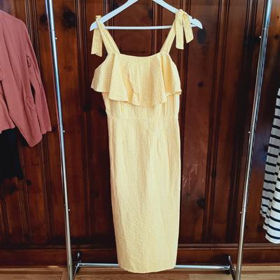 LOT 50: Collection of Women’s Clothing XS from Banana Republic, Ann Taylor Loft and More
