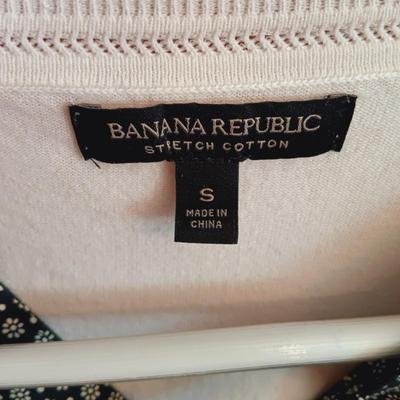 LOT 51: Women’s Clothing Size Small by Banana Republic, North Face and More Some with Tags
