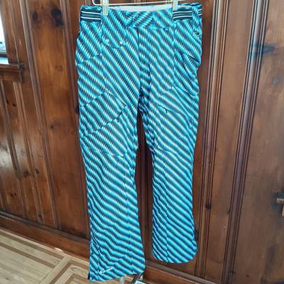 LOT 52: Section Division Women's Size XS Ski Jacket and Size Small Snow Pants