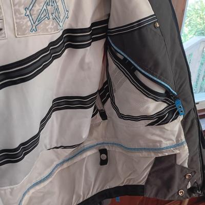 LOT 52: Section Division Women's Size XS Ski Jacket and Size Small Snow Pants