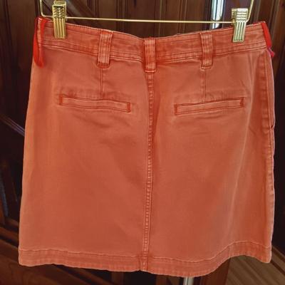 LOT 164: Women's Clothing Size Small by Ralph Lauren, Olive & Leaf, L.L. Bean & More
