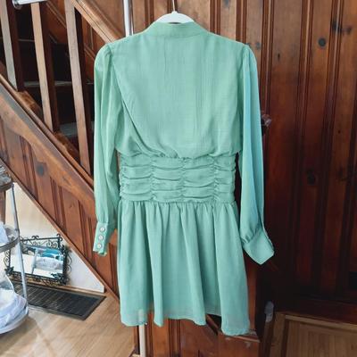 LOT 164: Women's Clothing Size Small by Ralph Lauren, Olive & Leaf, L.L. Bean & More
