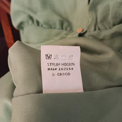 LOT 164: Women's Clothing Size Small by Ralph Lauren, Olive & Leaf, L.L. Bean & More