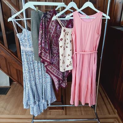 LOT 165: Women's Clothing Size XS by Banana Republic, J. Crew, Tahari & More