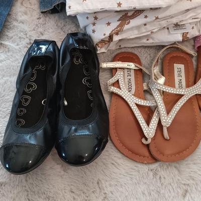 LOT 167: Pottery Barn Harry Potter Twin Sheets and Full/Queen Duvet with Kids Jackets and Shoes