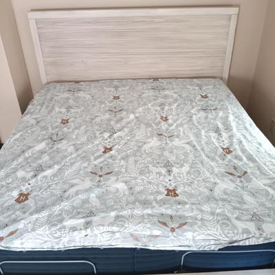 LOT 167: Pottery Barn Harry Potter Twin Sheets and Full/Queen Duvet with Kids Jackets and Shoes