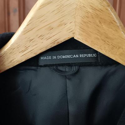 LOT 171: Bill Blass Black Label Cashmere Blend Coat with Laundry by Shelli Segal Sz 4 Wool Blend Coat