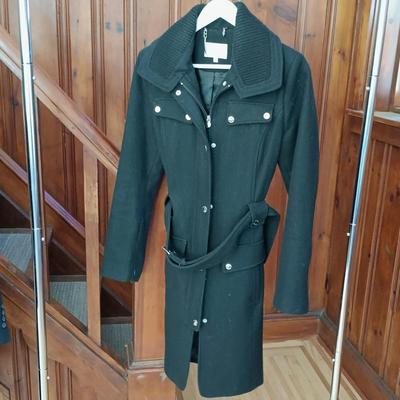 LOT 171: Bill Blass Black Label Cashmere Blend Coat with Laundry by Shelli Segal Sz 4 Wool Blend Coat