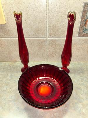 CRANBERRY COLORED FOSTORIA BUD VASES AND BOWL