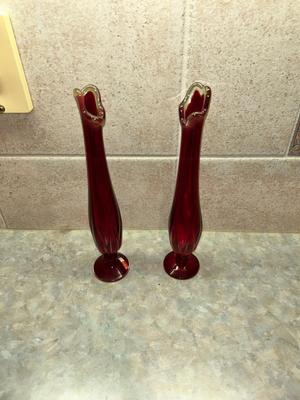 CRANBERRY COLORED FOSTORIA BUD VASES AND BOWL