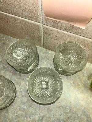 TIARA GLASS DESERT DISHES, OLIVE COLORED BUD VASE & SMALLER DESERT BOWLS
