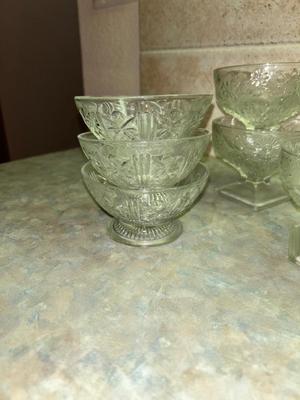 TIARA GLASS DESERT DISHES, OLIVE COLORED BUD VASE & SMALLER DESERT BOWLS