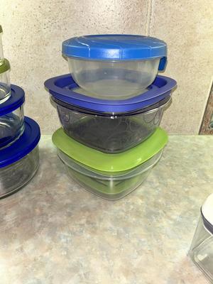 BUTTER SPREADER, GLASS BOWLS WITH LIDS AND RUBBERMAID BOWLS