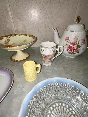 LEFTON, FENTON AND OTHER PRETTY VINTAGE GLASS/CHINA