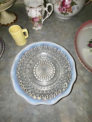 LEFTON, FENTON AND OTHER PRETTY VINTAGE GLASS/CHINA
