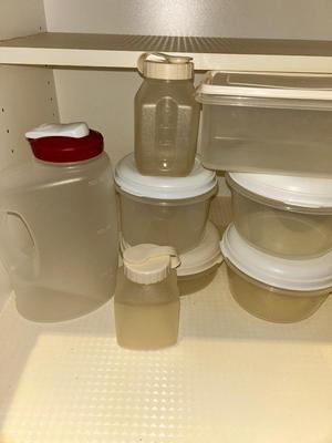 RUBBERMAID STORAGE CONTAINER
