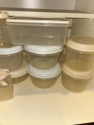 RUBBERMAID STORAGE CONTAINER