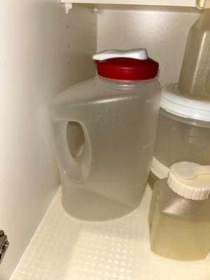 RUBBERMAID STORAGE CONTAINER