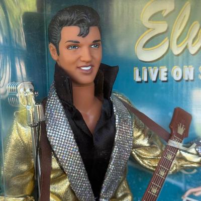 LOT 43P: NRFB Mattel Barbie Collector Edition Giftsets: 1996 Barbie Loves Elvis (17450) & 1999 Barbie Loves Frankie Sinatra (22953)