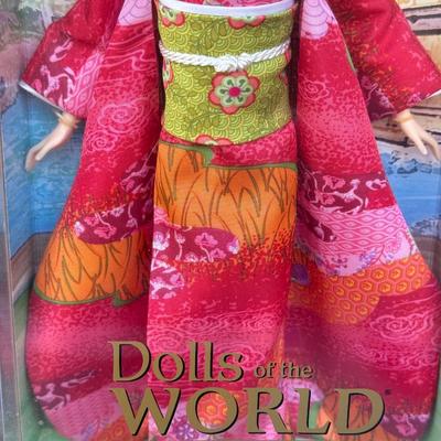 LOT 47P: NRFB 2003 Mattel Barbie Collector Edition Princess Dolls of The World: Princess of Japan (B5731) & Princess of England (B3459)