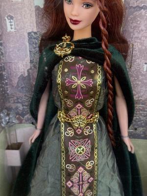 LOT 58H: NRFB Mattel Barbie Dolls of the World: 2001 Collector Edition Princess of Ireland (53367) & 1994 Ltd Edition Giftset w/...