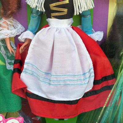LOT 58H: NRFB Mattel Barbie Dolls of the World: 2001 Collector Edition Princess of Ireland (53367) & 1994 Ltd Edition Giftset w/...