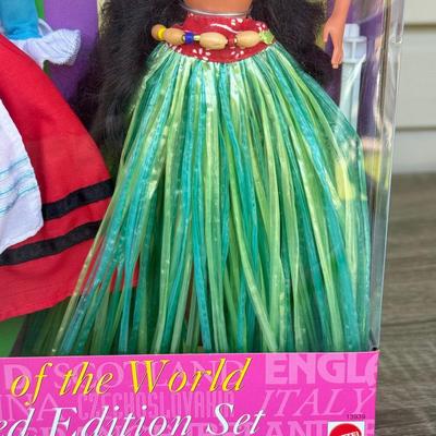LOT 58H: NRFB Mattel Barbie Dolls of the World: 2001 Collector Edition Princess of Ireland (53367) & 1994 Ltd Edition Giftset w/...
