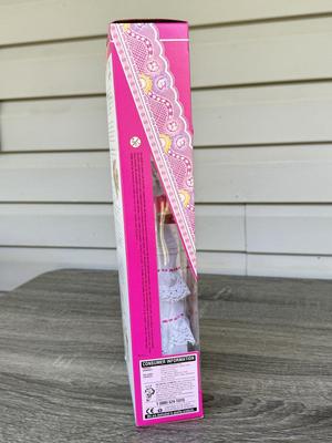 LOT 63H: NRFB 1995-96 Mattel Collector Edition Barbie Dolls of the World: Ghanian Barbie (15303), Puerto Rican Barbie (16754) &...