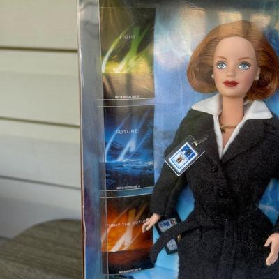 LOT 79P: NRFB Barbie & Ken Collector Edition Giftsets: 1996 Star Trek 30th Anniversary (15006) & 1998 as Mulder & Scully from...
