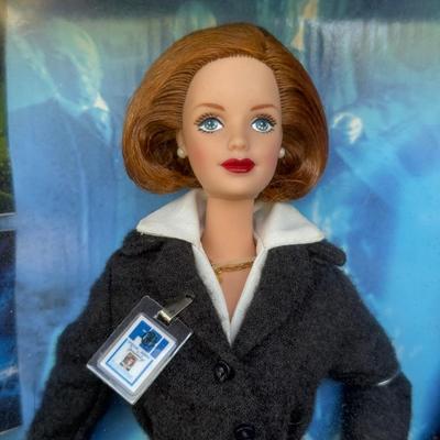 LOT 79P: NRFB Barbie & Ken Collector Edition Giftsets: 1996 Star Trek 30th Anniversary (15006) & 1998 as Mulder & Scully from...