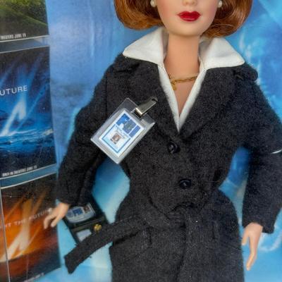 LOT 79P: NRFB Barbie & Ken Collector Edition Giftsets: 1996 Star Trek 30th Anniversary (15006) & 1998 as Mulder & Scully from...