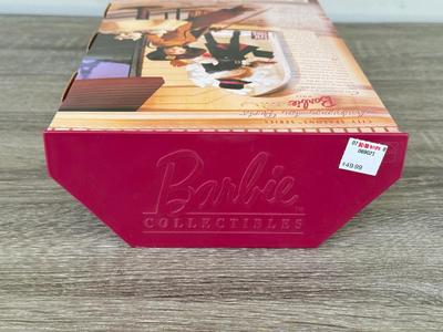 LOT 121P: NRFB 1998 Mattel Collector Edition Barbie City Seasons Dolls: Winter in New York (19429) & Fall in Paris (19367)