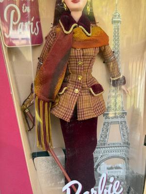 LOT 121P: NRFB 1998 Mattel Collector Edition Barbie City Seasons Dolls: Winter in New York (19429) & Fall in Paris (19367)