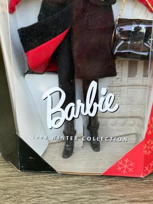 LOT 121P: NRFB 1998 Mattel Collector Edition Barbie City Seasons Dolls: Winter in New York (19429) & Fall in Paris (19367)