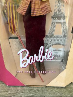 LOT 121P: NRFB 1998 Mattel Collector Edition Barbie City Seasons Dolls: Winter in New York (19429) & Fall in Paris (19367)