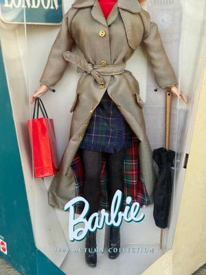 LOT 122P: NRFB 1999 Mattel Collector Edition Barbie City Seasons Dolls: Autumn in London (22257) & Winter in Montreal (22258)