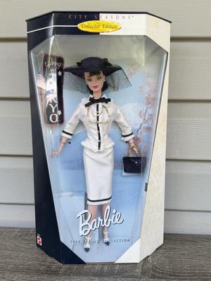 LOT 123P: NRFB 1999 Mattel Collector Edition Barbie City Seasons Dolls: Spring in Tokyo (19430) & Summer in Rome (19431)