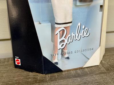 LOT 123P: NRFB 1999 Mattel Collector Edition Barbie City Seasons Dolls: Spring in Tokyo (19430) & Summer in Rome (19431)