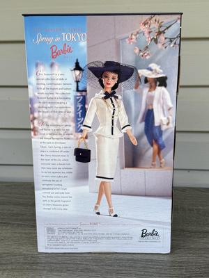 LOT 123P: NRFB 1999 Mattel Collector Edition Barbie City Seasons Dolls: Spring in Tokyo (19430) & Summer in Rome (19431)