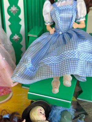 LOT 133P: 2000 Mattel Barbie Wizard of Oz Emerald City Playset (INCOMPLETE) & Madame Alexandre McDonald's Toys