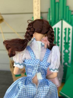 LOT 133P: 2000 Mattel Barbie Wizard of Oz Emerald City Playset (INCOMPLETE) & Madame Alexandre McDonald's Toys