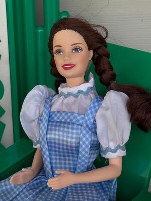 LOT 133P: 2000 Mattel Barbie Wizard of Oz Emerald City Playset (INCOMPLETE) & Madame Alexandre McDonald's Toys