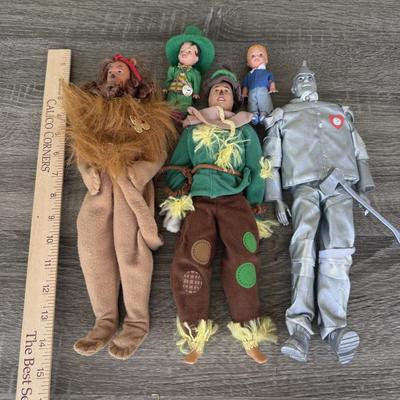 LOT 134P: 2000 Mattel Barbie Wizard of Oz Character Tolls: Tin Man, Scarecrow, Cowardly Lion, Mayor of Munchkinland & Munchkin