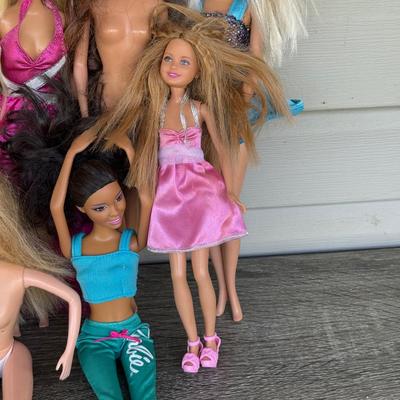 LOT 135P: Mattel Barbie Dolls w/ Case c. 2000s