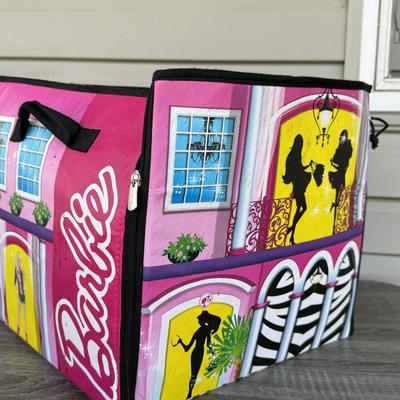 LOT 135P: Mattel Barbie Dolls w/ Case c. 2000s
