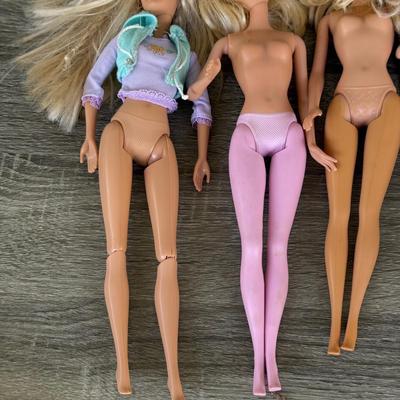 LOT 136P: 2000s Mattel Barbie Dolls