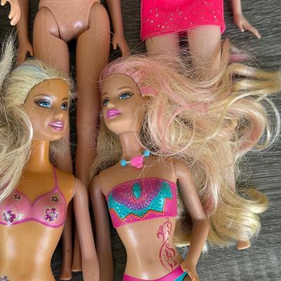 LOT 136P: 2000s Mattel Barbie Dolls