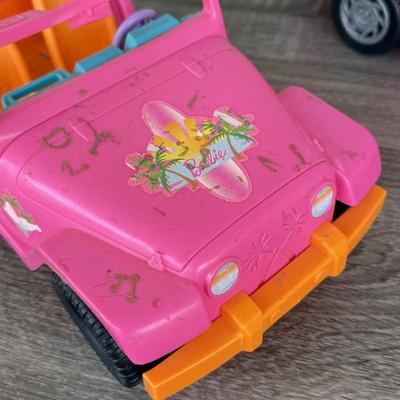 LOT 139P: Mattel Barbie Jeeps & Convertibles