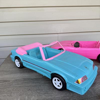 LOT 139P: Mattel Barbie Jeeps & Convertibles