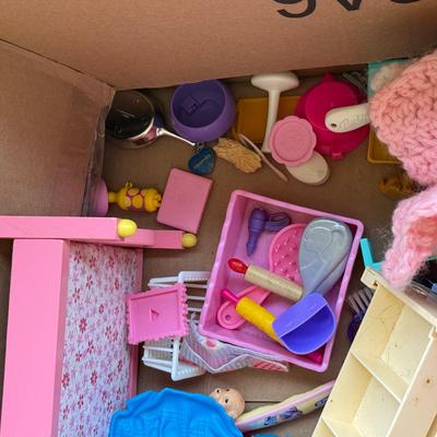 LOT 141P: 1:6 Scale Barbie & More Furniture and Accessories